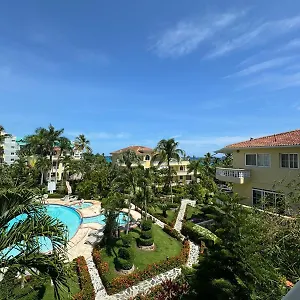 https://las-palmeras-by-graziano.santodomingobesthotels.com